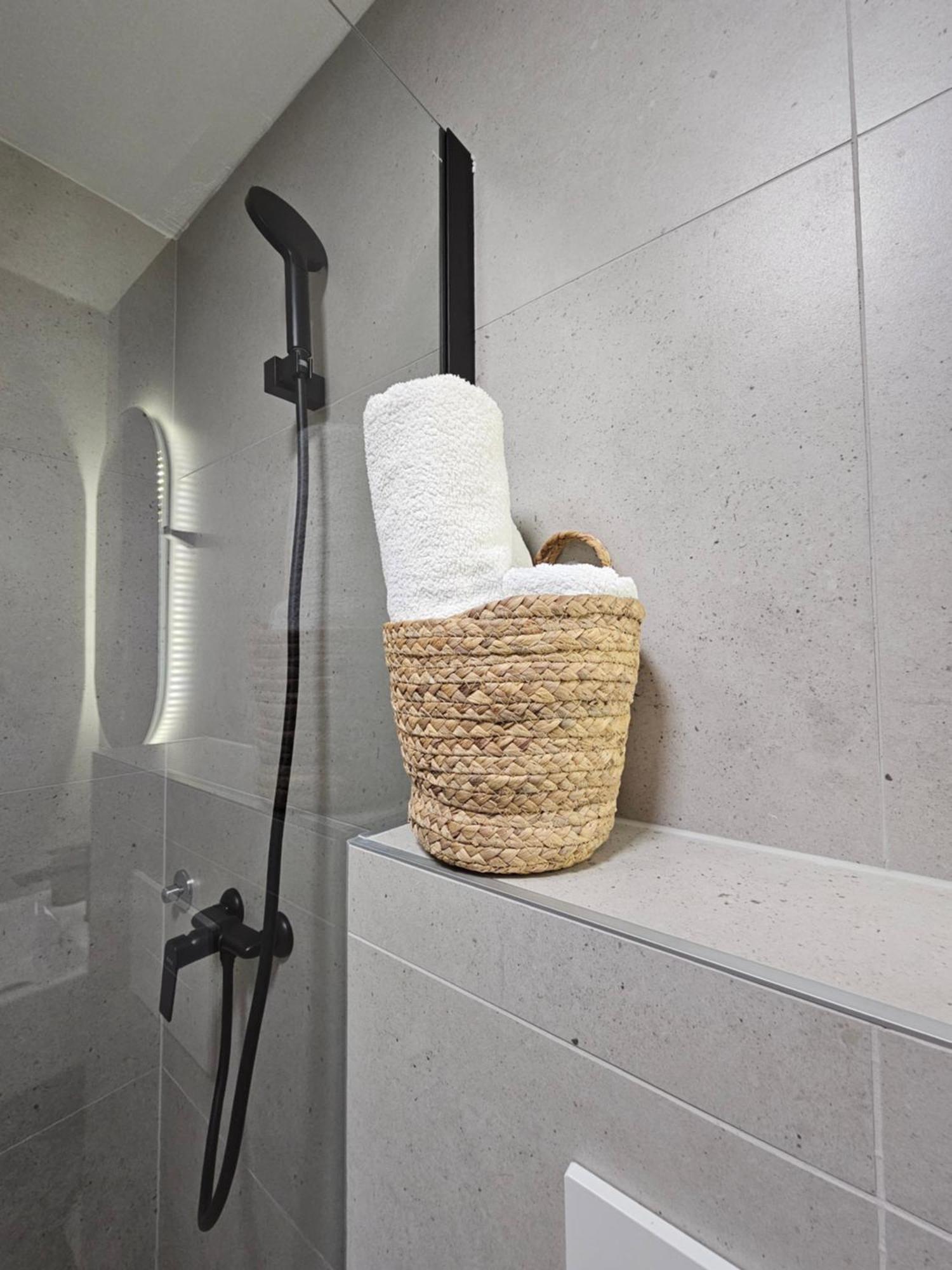 Lendas Studio Apartment Baska Voda Luaran gambar
