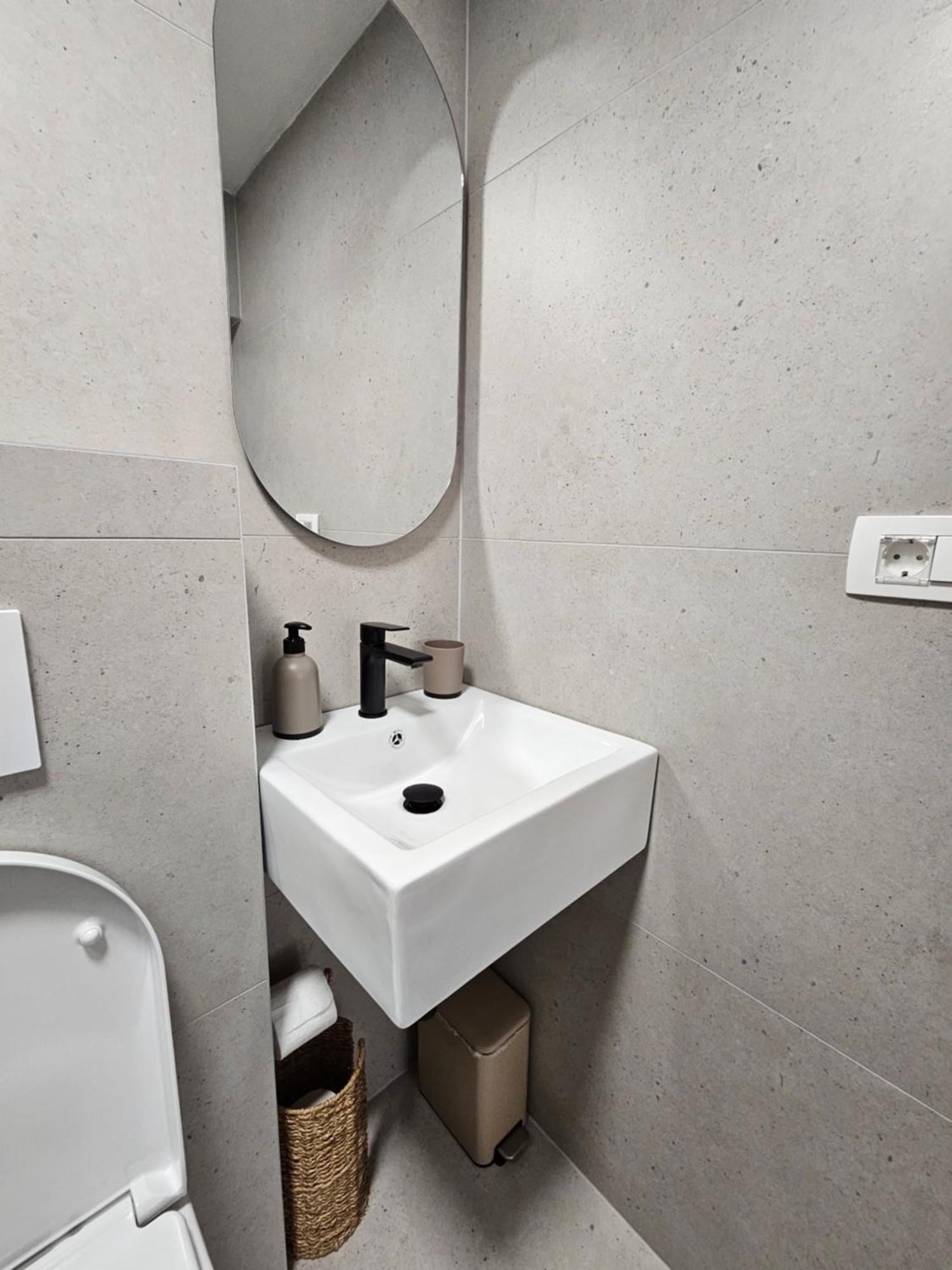 Lendas Studio Apartment Baska Voda Luaran gambar